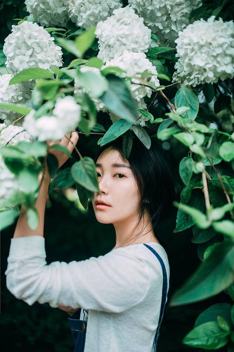 梁实秋忙得有价值，闲的有滋味：探索中年生活智慧与老年读书之乐！